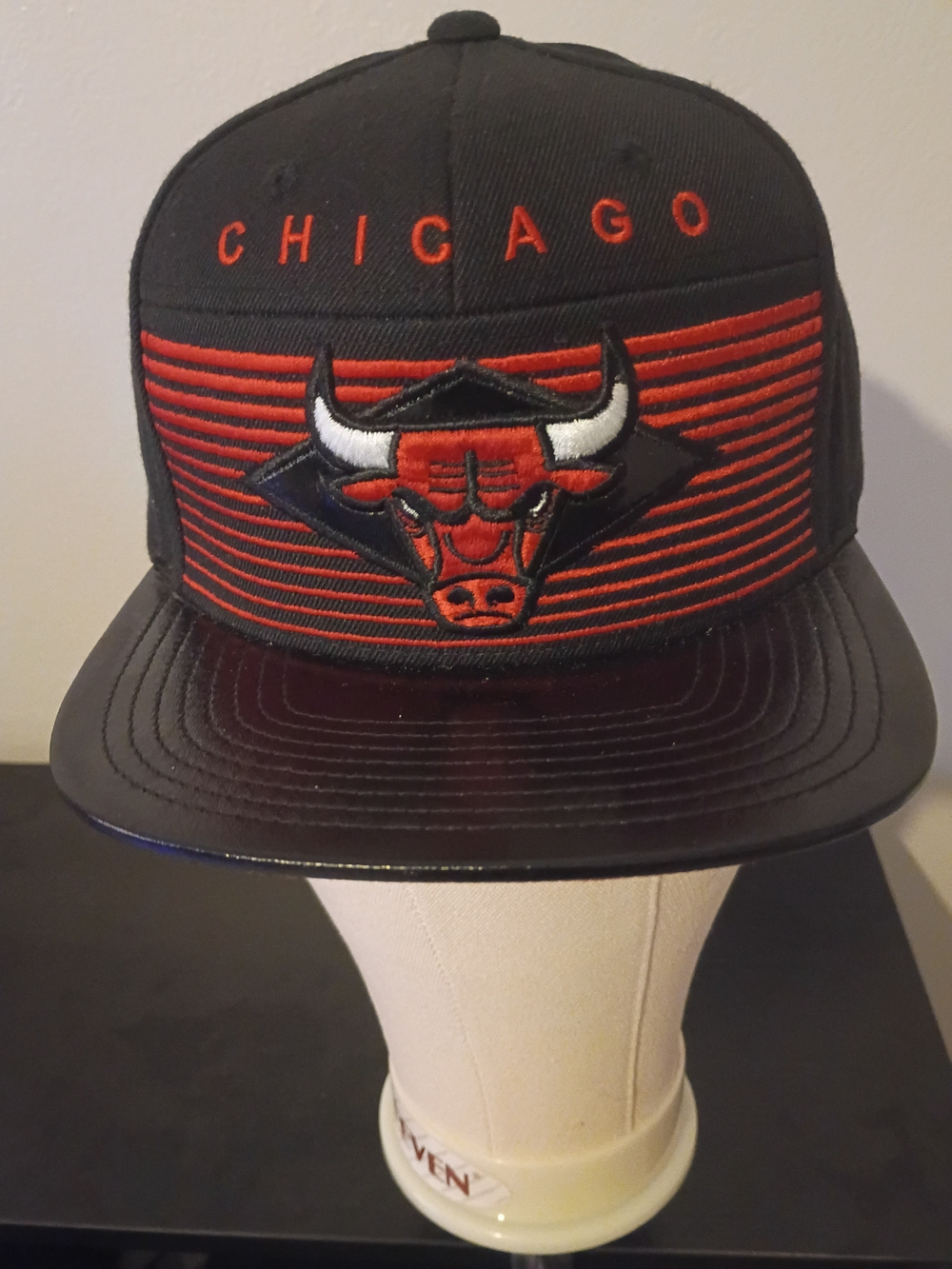 Chicago Bulls Black and Red Snapback Cap